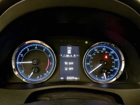 Used 2018 Toyota Corolla SE w/ Body Protection Package FWD image 19