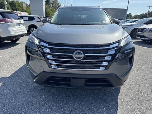 Certified 2025 Nissan Rogue SV w/ SV Premium Package AWD/4WD image 8