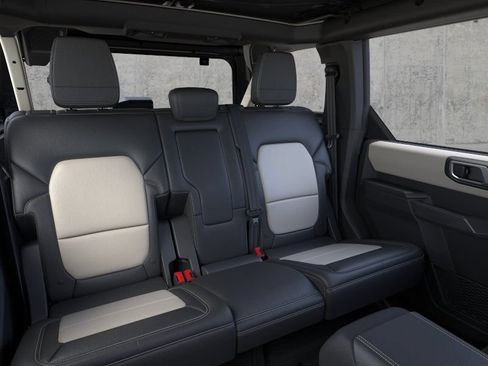 New 2026 Ford Bronco Outer Banks w/ Sasquatch Package AWD/4WD image 11