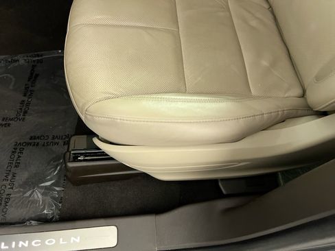 Used 2024 Lincoln Aviator Reserve w/ Elements Package Plus RWD image 13