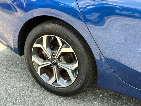 Used 2019 Kia Forte LXS image 9