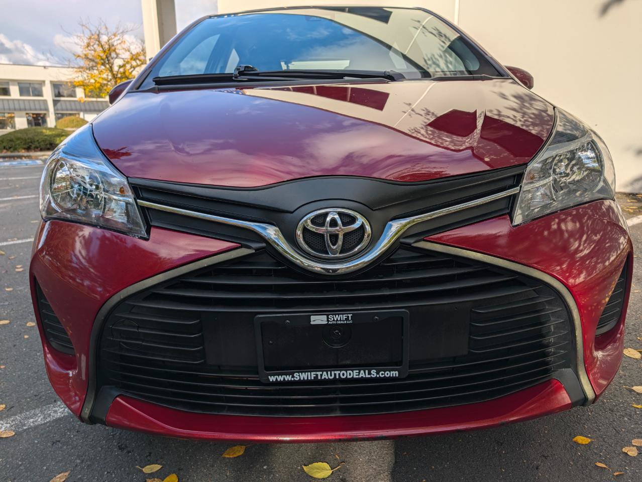 Used 2017 Toyota Yaris L w/ Carpet Mat Package FWD image 2