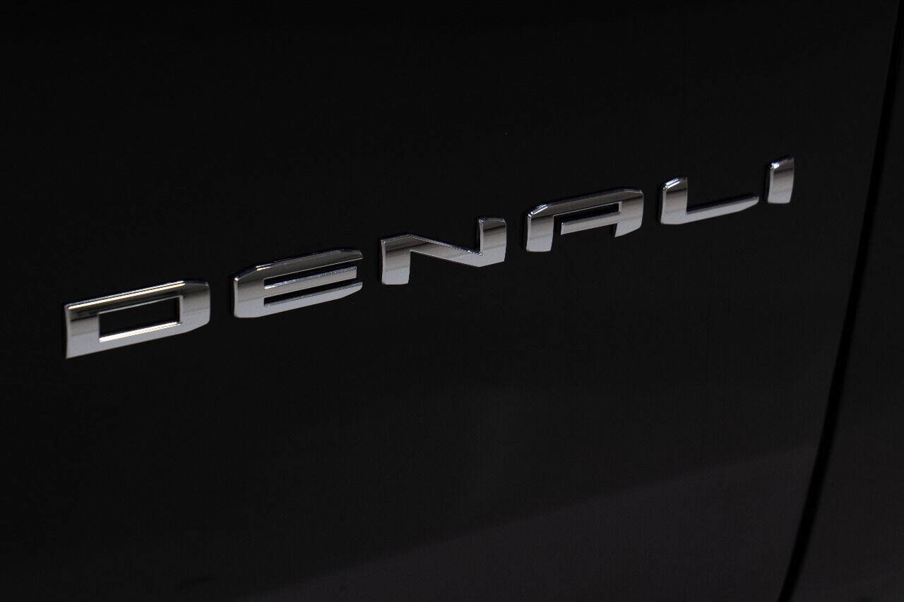 Used 2021 GMC Yukon XL Denali AWD/4WD image 36
