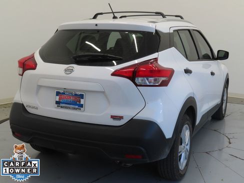 Used 2019 Nissan Kicks S image 3