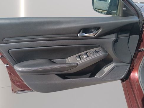 Used 2024 Nissan Altima 2.5 SV image 24