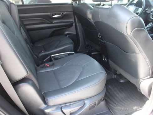 Certified 2025 Toyota Grand Highlander AWD image 22