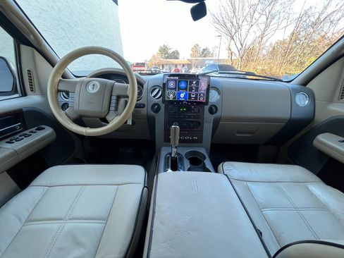 Used 2006 Lincoln Mark LT 4x4 image 40