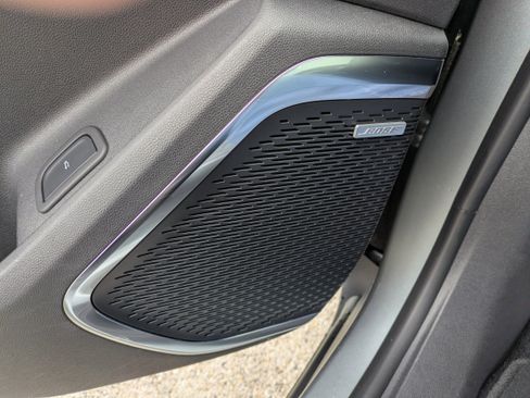 Used 2025 GMC Acadia Elevation image 20