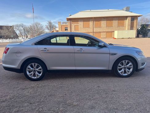 Used 2010 Ford Taurus SEL FWD image 6