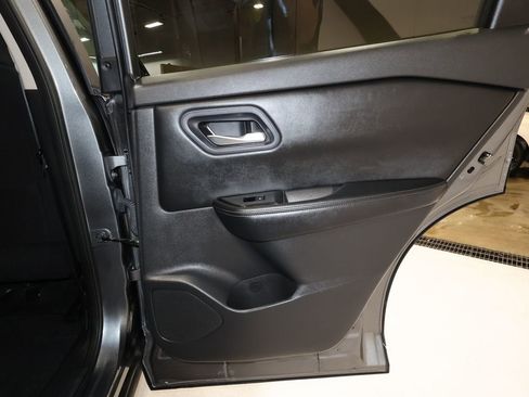 Used 2024 Nissan Rogue SV image 19