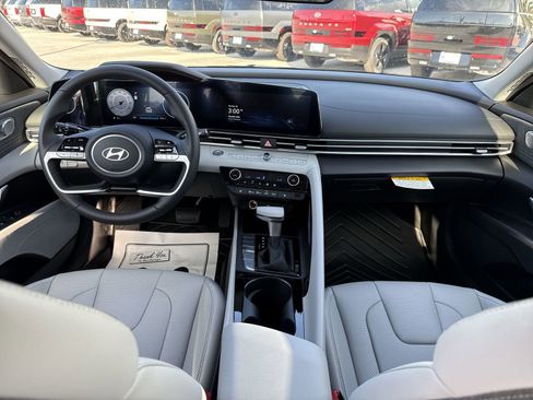 New 2026 Hyundai Elantra Limited image 10
