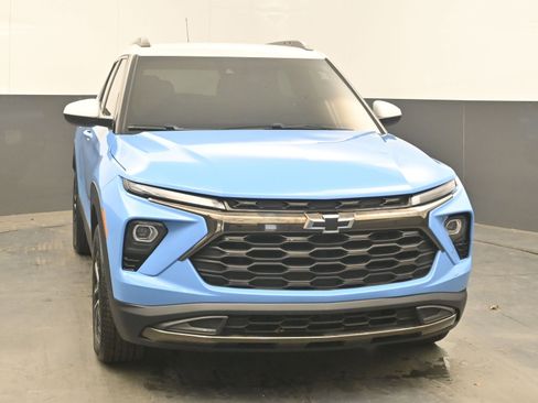 Used 2024 Chevrolet TrailBlazer ACTIV w/ Convenience Package FWD image 3