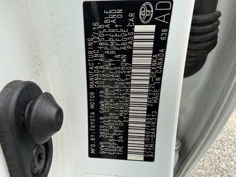 Used 2017 Toyota Corolla LE w/ Carpet Mat Package (TMS) FWD image 34