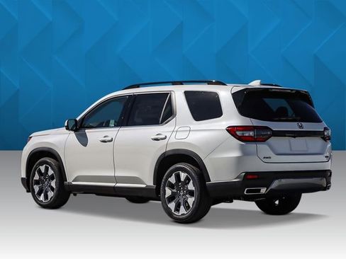 New 2026 Honda Pilot Touring image 2