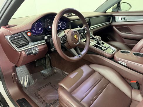 Certified 2023 Porsche Panamera 4 Platinum Edition image 4