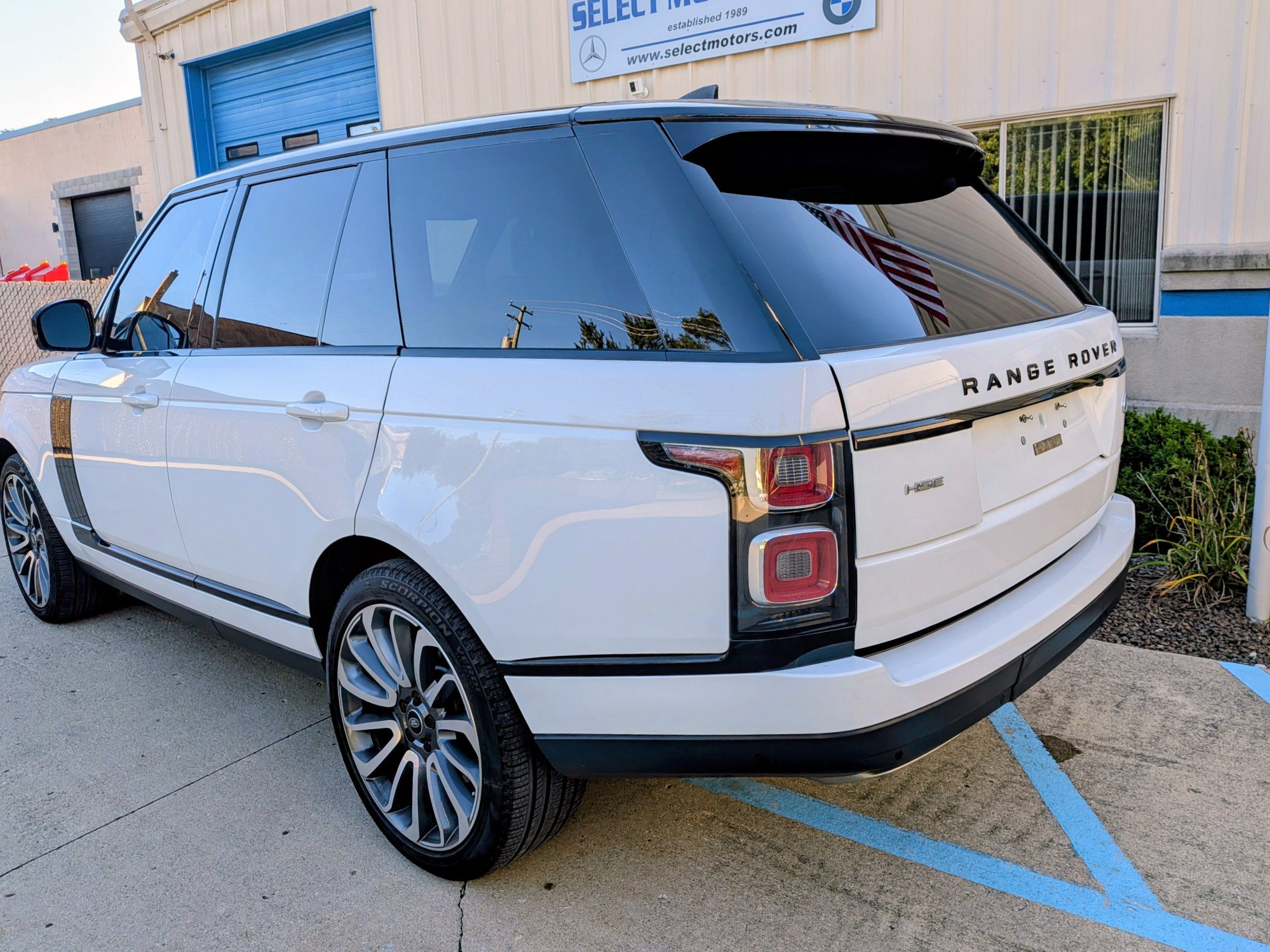 Used 2018 Land Rover Range Rover HSE AWD/4WD image 4
