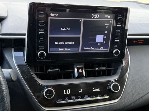 Used 2020 Toyota Corolla LE FWD image 17