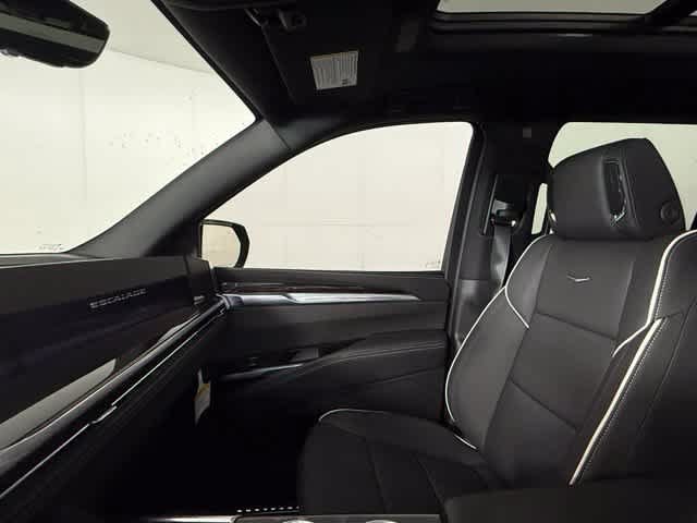 New 2026 Cadillac Escalade Luxury w/ Touring Package AWD/4WD image 18