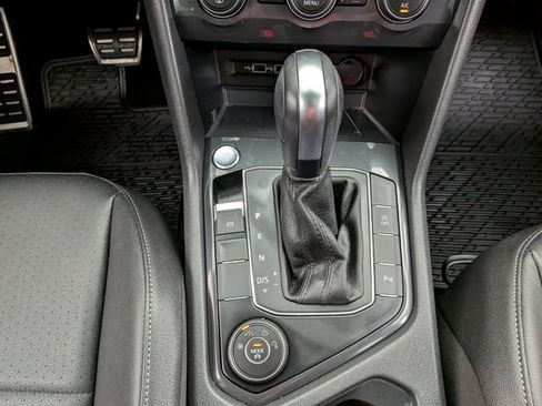 Used 2020 Volkswagen Tiguan SE R-Line AWD/4WD image 32