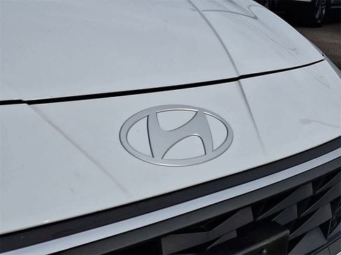 Certified 2025 Hyundai Elantra Sport image 29