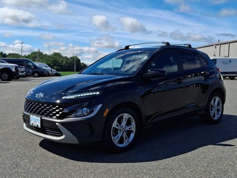 Used 2023 Hyundai Kona SEL AWD/4WD image 3