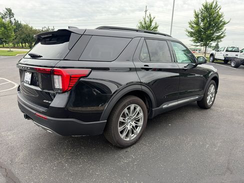 Used 2025 Ford Explorer Active w/ Active Comfort Package AWD/4WD image 6