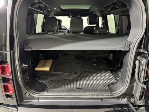 Used 2023 Land Rover Defender 110 X-Dynamic SE image 25