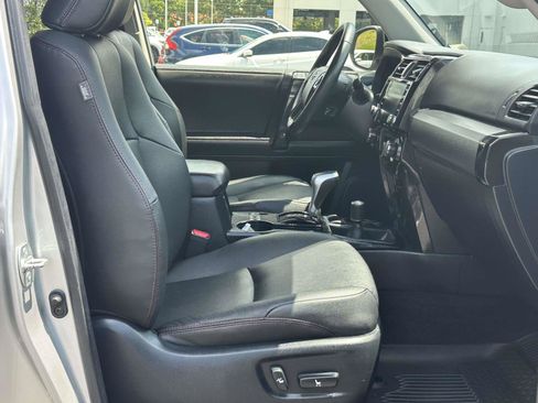 Used 2022 Toyota 4Runner TRD Off-Road Premium w/ Moonroof Package AWD/4WD image 6