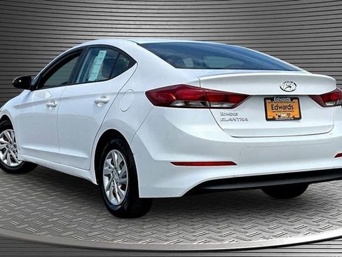 Used 2018 Hyundai Elantra SE FWD image 4