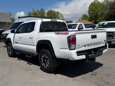 Used 2020 Toyota Tacoma TRD Off-Road w/ Technology Package AWD/4WD image 32