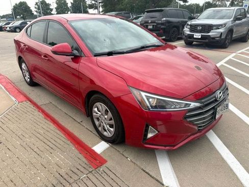 Used 2020 Hyundai Elantra SE FWD image 4