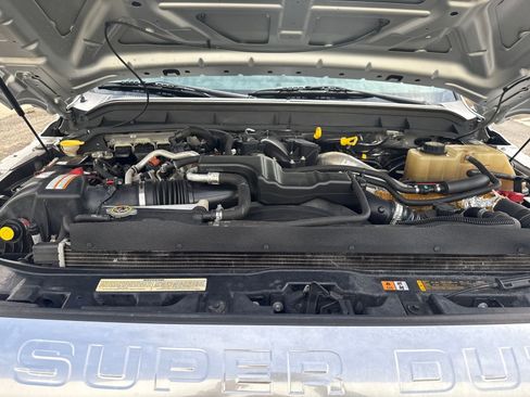 Used 2015 Ford F250 Platinum w/ FX4 Off-Road Package image 22