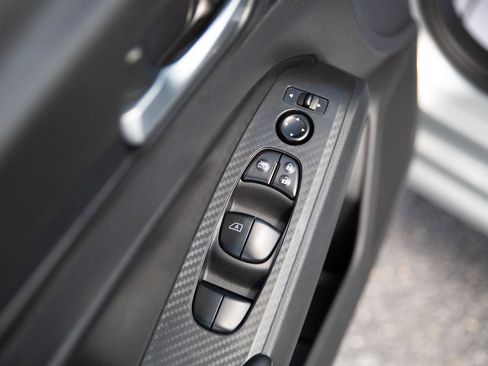 Used 2024 Nissan Altima 2.5 SV image 18