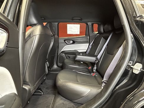 Certified 2025 Jeep Compass Limited w/ Elite Group AWD/4WD image 38