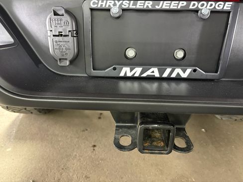 Used 2022 Jeep Gladiator Overland w/ Cold Weather Group AWD/4WD image 10