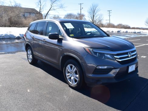 Certified 2017 Honda Pilot LX image 2