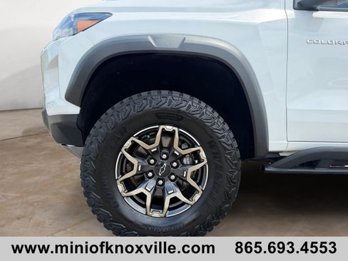 Used 2024 Chevrolet Colorado ZR2 w/ ZR2 Convenience Package III AWD/4WD image 9