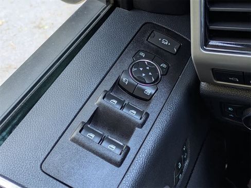 Used 2022 Ford F450 Lariat w/ Lariat Ultimate Package image 38