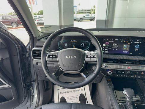 Used 2025 Kia Telluride EX image 35