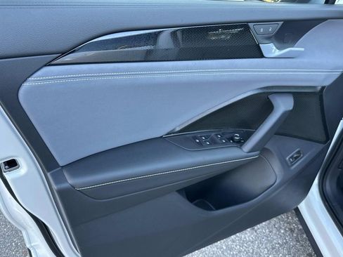 New 2026 Volkswagen Tiguan SE image 15