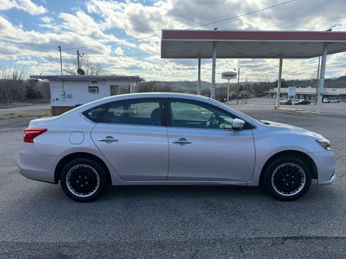 Used 2018 Nissan Sentra S image 4