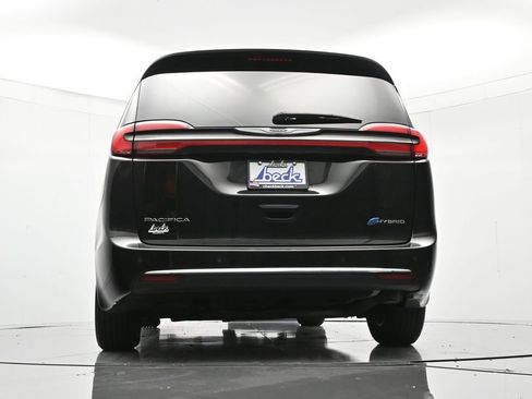 Used 2023 Chrysler Pacifica Limited image 44