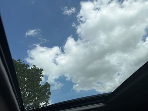 Used 2023 Subaru Forester Premium image 22