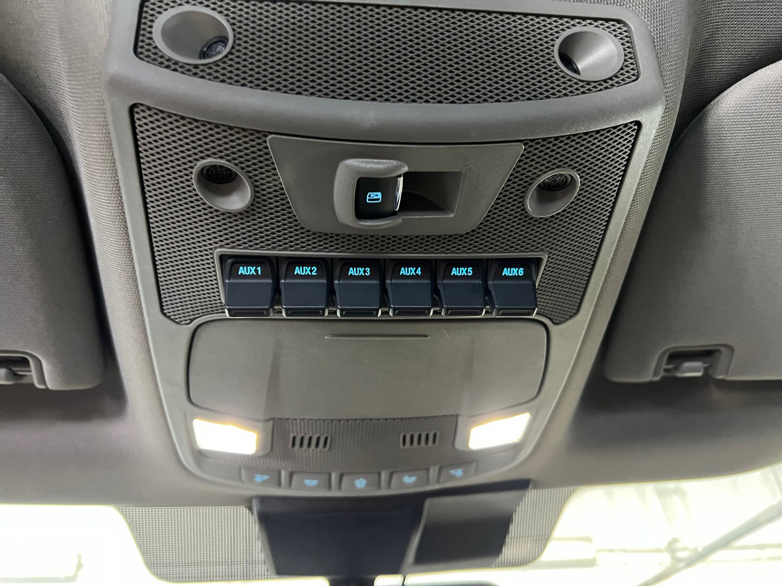 Used 2020 Ford F350 Lariat AWD/4WD image 24