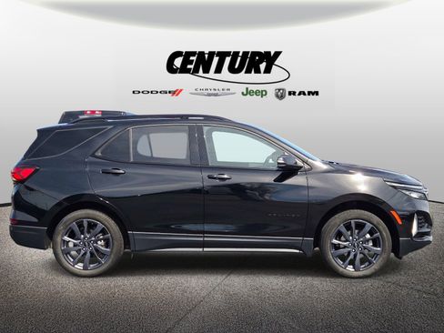 Used 2024 Chevrolet Equinox RS w/ RS Leather Package image 2