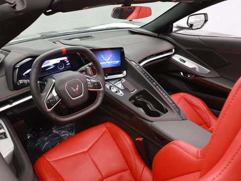 Used 2022 Chevrolet Corvette Stingray Coupe w/ Z51 Performance Package RWD image 2