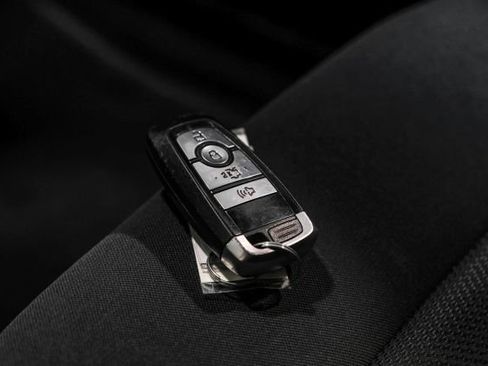 Used 2020 Ford Fusion SE FWD image 49