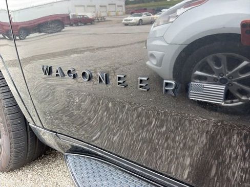 Used 2024 Jeep Wagoneer Series II AWD/4WD image 11