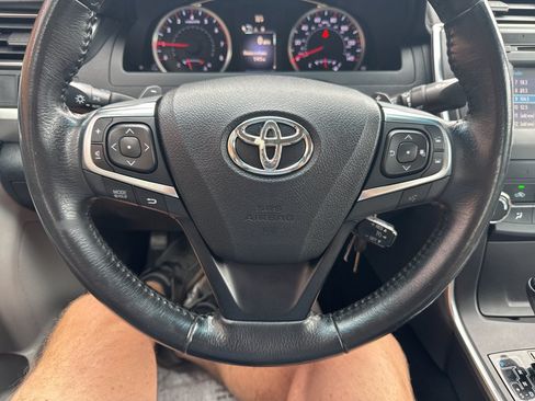 Used 2017 Toyota Camry SE w/ Moonroof Package FWD image 25
