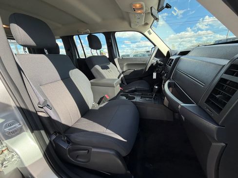 Used 2011 Jeep Liberty Sport image 12